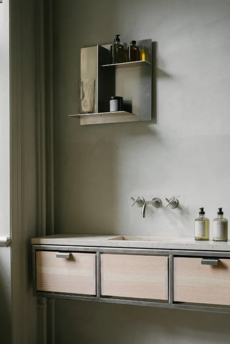 Frama Rivet Typecase hylla, aluminium