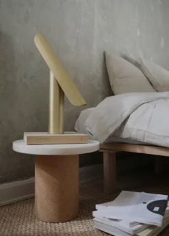 Frama T-Lamp bordslampa, borstad mässing