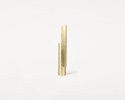 Frama T-Lamp bordslampa, borstad mässing