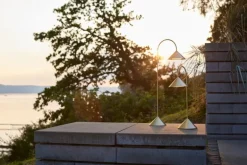 Frandsen Gras, portabel bordslampa, 72 cm, mässing