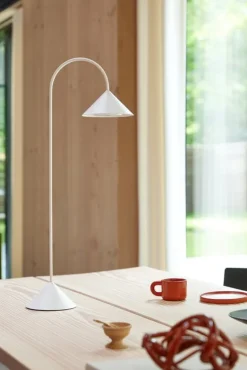 Frandsen Grasp, portabel bordslampa, 72 cm, matt vit