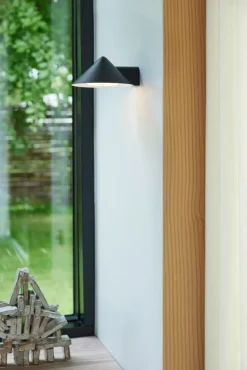 Frandsen Grasp, uppladdningsbar vägglampa, mattsvart