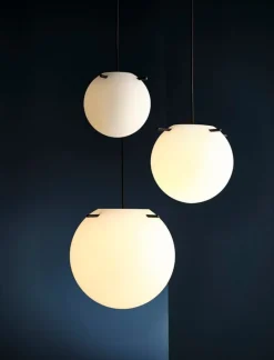 Frandsen Koi pendel, 32 cm, vit opal - svart