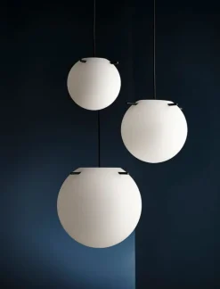 Frandsen Koi pendellampa, 19 cm, vit opal - svart