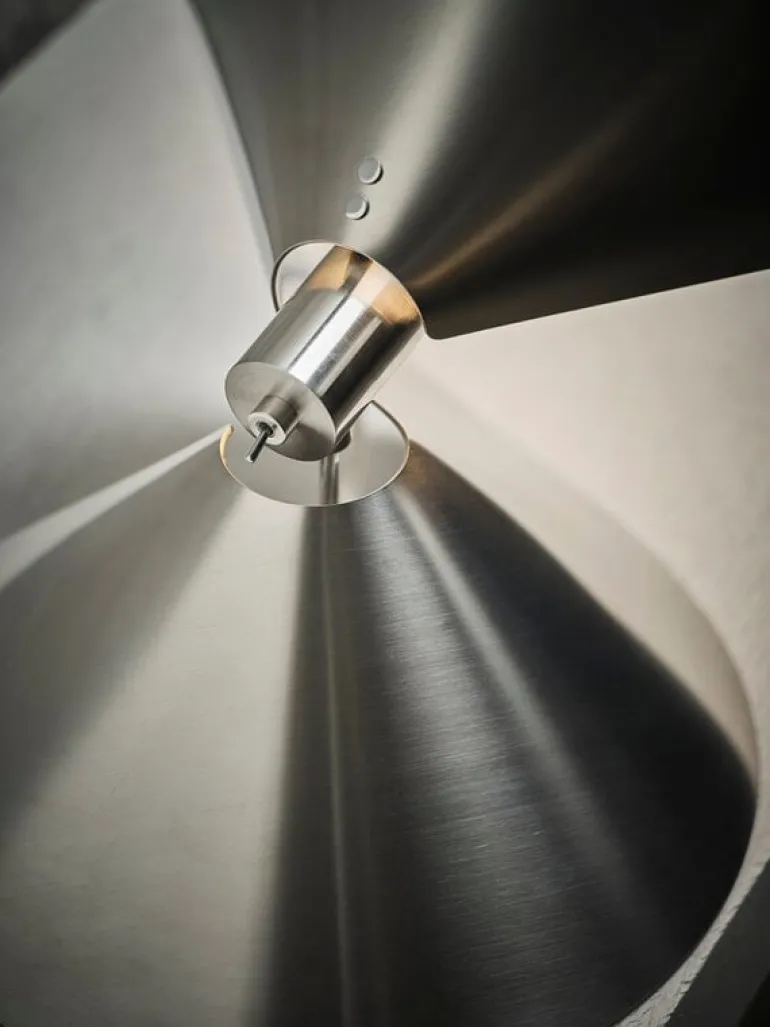 Frandsen Peel bordslampa, borstat rostfritt stål