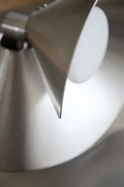 Frandsen Peel bordslampa, borstat rostfritt stål