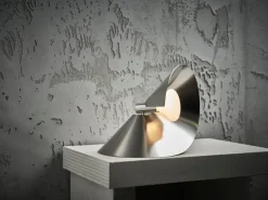 Frandsen Peel bordslampa, borstat rostfritt stål