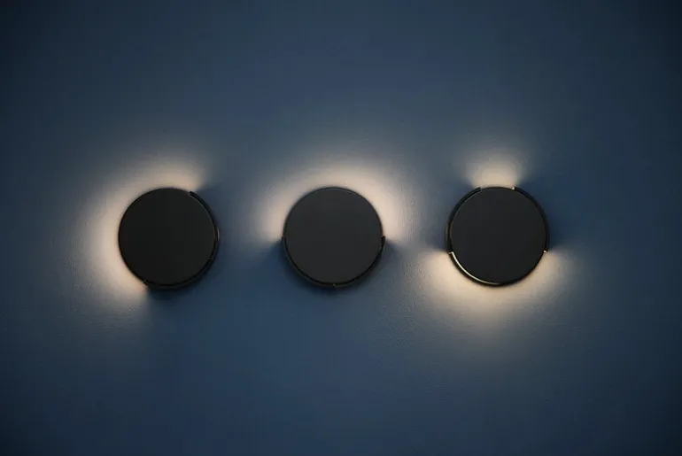 Frandsen Rotate vägglampa, svart