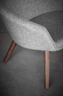 Fredericia Ditzel fåtölj, light grey - lackerad valnöt