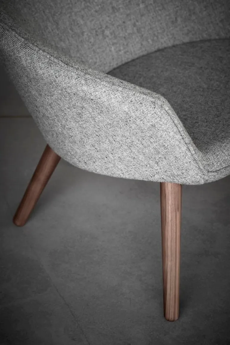 Fredericia Ditzel fåtölj, light grey - lackerad valnöt