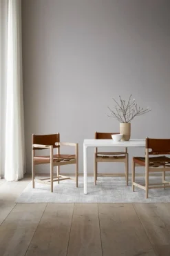 Fredericia The Spanish Dining Chair med armstöd, cognac läder - oljad ek