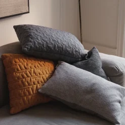 Fritz Hansen AJ Vertigo kudde 40 x 60 cm, ljusgrå