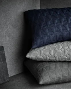 Fritz Hansen AJ Vertigo kudde 40 x 60 cm, ljusgrå