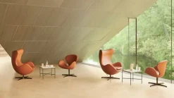 Fritz Hansen Egg loungefåtölj, brun brons - läder Grace Walnut