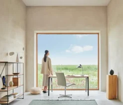 Fritz Hansen Kaiser Idell 6556-T bordslampa, vit