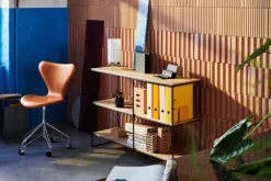 Fritz Hansen PM-02 bordslampa, opal - mässing