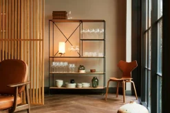 Fritz Hansen PM-02 bordslampa, opal - mässing