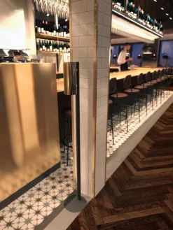 Frost Nova2 golvställ för tvål- och handspritsdispenser, mattsvart