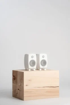 Genelec G One (B) aktiv högtalare, vit
