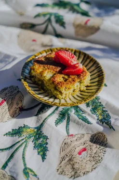 Gestalten En sked sol: Medelhavskokbok för alla årstider