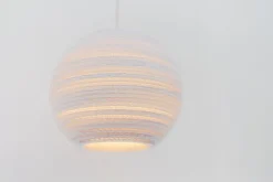 Graypants Moon18 pendellampa, vit