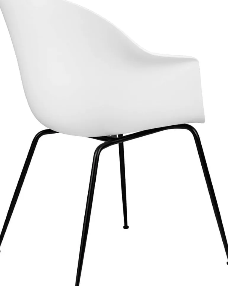 GUBI Bat stol, pure white - svarta ben