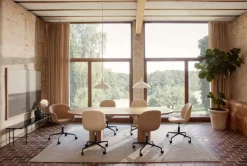 GUBI Beetle mötesstol med länkhjul, höj- och sänkbar, Karakorum 003