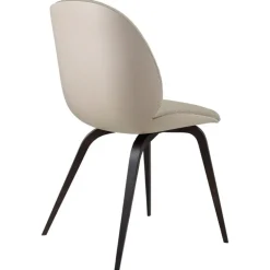 GUBI Beetle stol, rökt ek - beige - Light Boucle 008