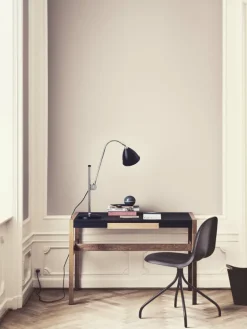 GUBI Bestlite BL1 bordslampa, krom - svart