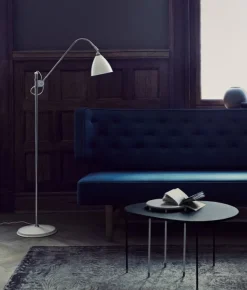 GUBI Bestlite BL3 bordslampa, S, svart mässing - benporslin