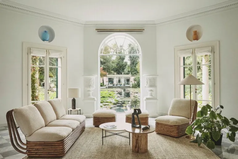 GUBI Bohemian 72 fotpall, rotting - Diagonal Boucle 007