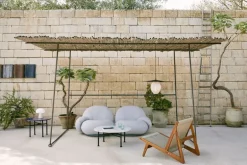 GUBI Carmel soffbord, 60 x 60 cm, halvmatt svart - stillahavsblå