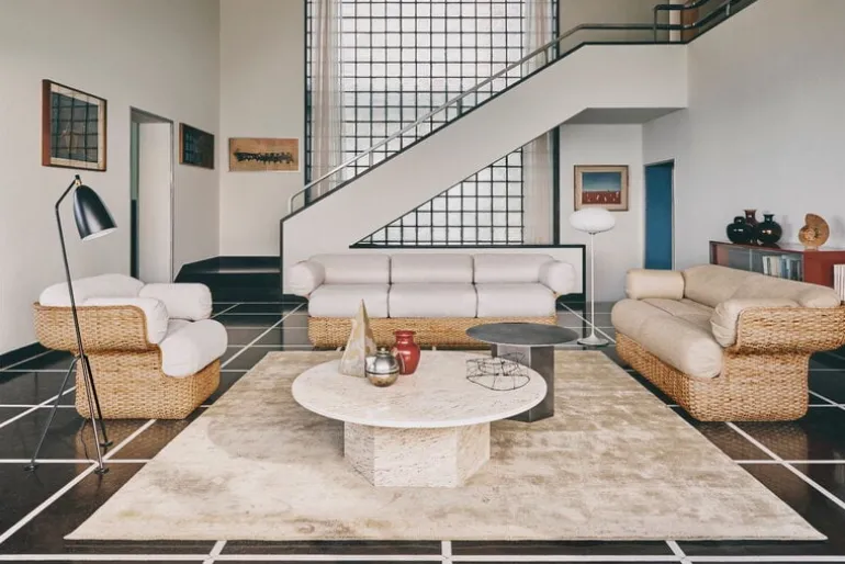 GUBI Epic soffbord, runt, 110 cm, vit travertin