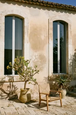 GUBI F-Chair Outdoor lounge stol, naturlig - teak