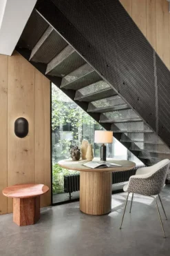 GUBI Gravity bordslampa, liten, svart stål