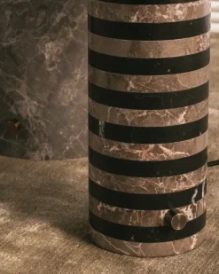 GUBI Gravity Upcycled-Marble Edition bordslampa, stor, grå/svart - canvas