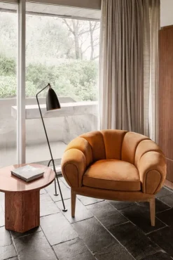 GUBI Gräshoppa golvlampa, anthracite grey