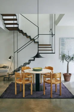 GUBI Gräshoppa golvlampa, svart, glansig