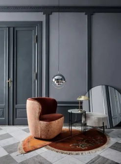 GUBI Gubi spegel, svart mässing