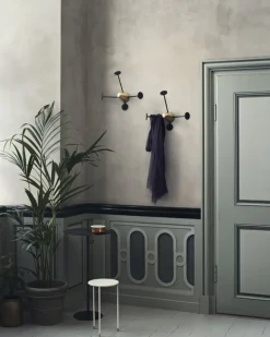 GUBI Matégot klädhängare, svart