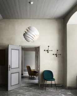 GUBI Matégot klädhängare, svart