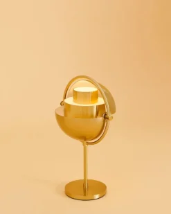 GUBI Multi-Lite bärbar bordslampa, mässing - mässing