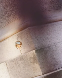 GUBI Multi-Lite bärbar bordslampa, mässing - mässing