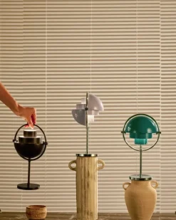 GUBI Multi-lite bärbar bordslampa, krom - bleklila