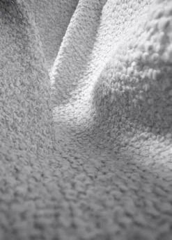 GUBI Pacha Outdoor loungefåtölj med armstöd, svängbar bas, Libera 003