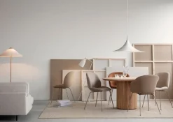 GUBI Pendellampa Semi, 60 cm, matt vit