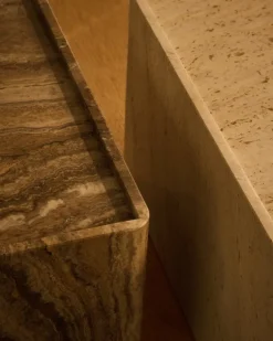 GUBI Pietra sidobord, 30 x 80 x 40 cm, sepia travertin