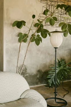 GUBI Satellite Outdoor golvlampa, svart - gräddvit