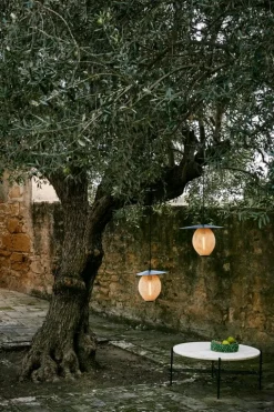 GUBI Satellite Outdoor pendellampa, 22 cm, svart - gräddvit