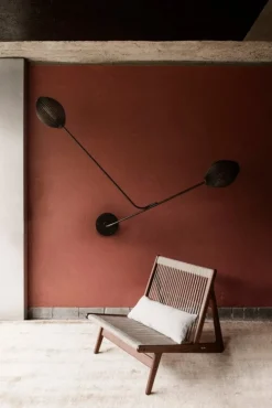 GUBI Satellite vägglampa, soft black - halvmatt